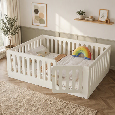 Lit Montessori en bois massif avec barrière haute et porte pour enfants, sans sommier.