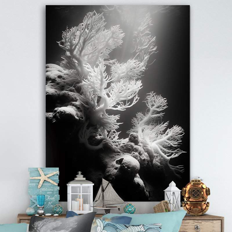 Anémone noire et blanche IV sur toile, Toile tendue, H 32 po x l 24 po x P 1 po