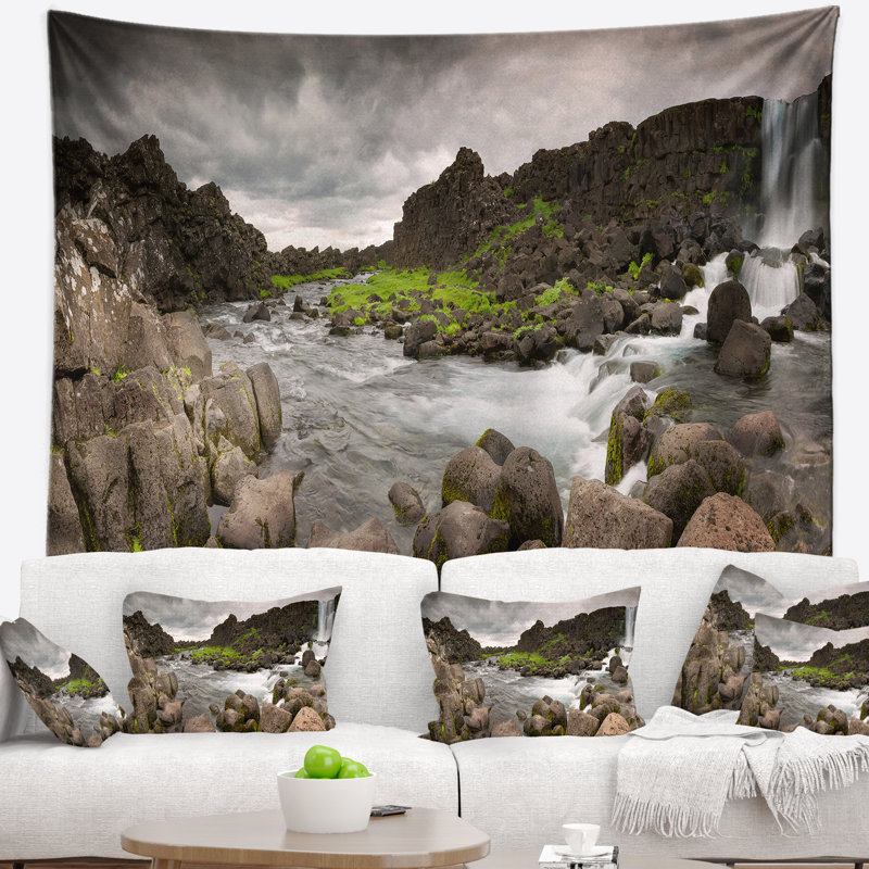 Tapisserie en cascade abstrait oxarafoss, H 32 po x l 39 po