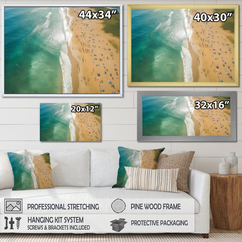 Vue aérienne de la plage côtière verte 3 - Art mural plage et océan, Cadre flottant blanc, H 12 po x l 20 po x P 1 po
