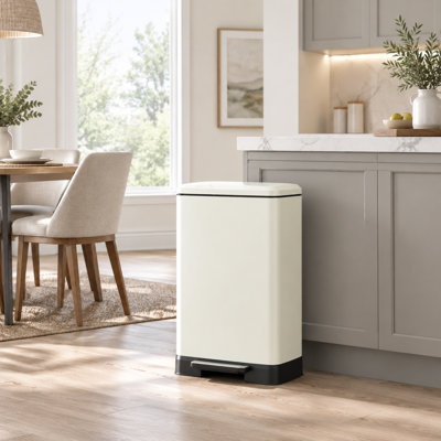 Poubelle à pédale blanche de 53 litres (14 gallons) avec couvercle à fermeture en douceur et seau intérieur amovible pour la cuisine et la maison
