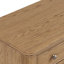Ensemble de chambre à coucher en bois massif de chêne rouge avec lit en chêne rouge et tables de chevet assorties-117028911-117028912