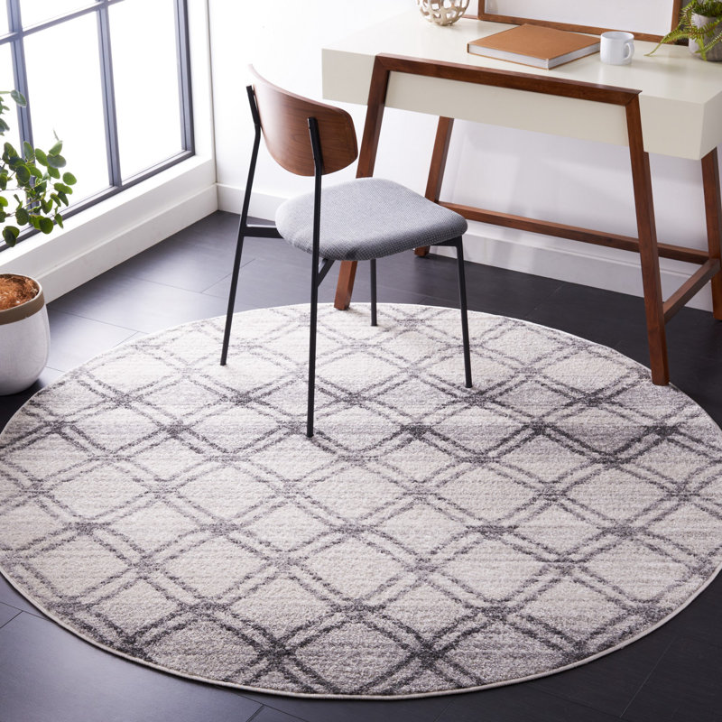 Muniz Performance Geometric Rug, Round 4'