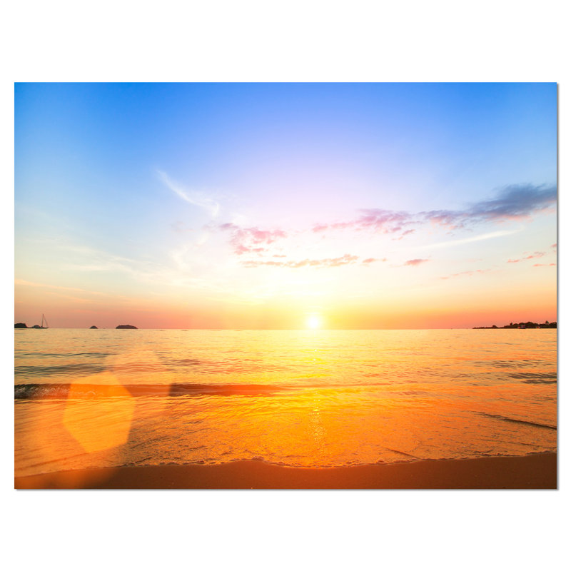 «Beautiful Sunset Over Yellow Waters Modern Beach», reproduction de photo sur toile tendue, H 20 po x l 20 po x P 1 po
