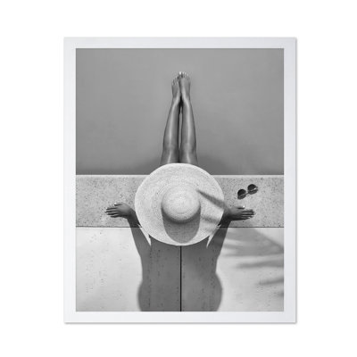 Femme dans une piscine