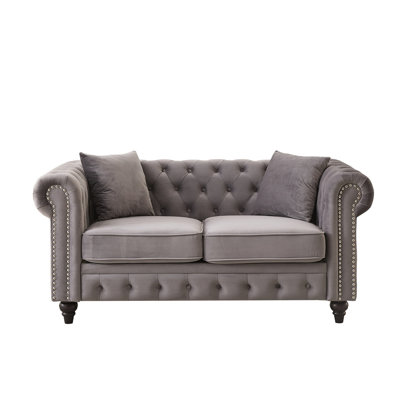 Velours de 63,5 po de style chic, boutons de siège cloutés sur les coussins de siège, 2 coussins, cadre en bois de pin rembourré pour le salon, coin salon moderne à boutons gris, mousse et espace principal rembourré