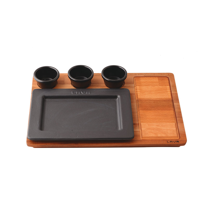 Plat de service rectangulaire en fonte émaillée 7,5 po x 10 po avec plateau de service en bois de hêtre noir mat Lava
