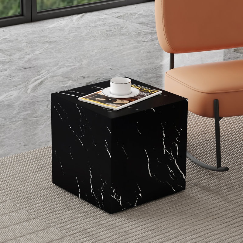 Table basse à texture de marbre noir de 15,7 po x 15,7 po x 15,7 po - Ajoute un élément élégant à votre décor et rehausse l'attrait visuel de votre espace de vie