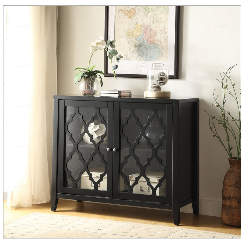 Console Ceara avec portes en verre et beaucoup de rangement, parfaite pour les intérieurs modernes et intemporels.