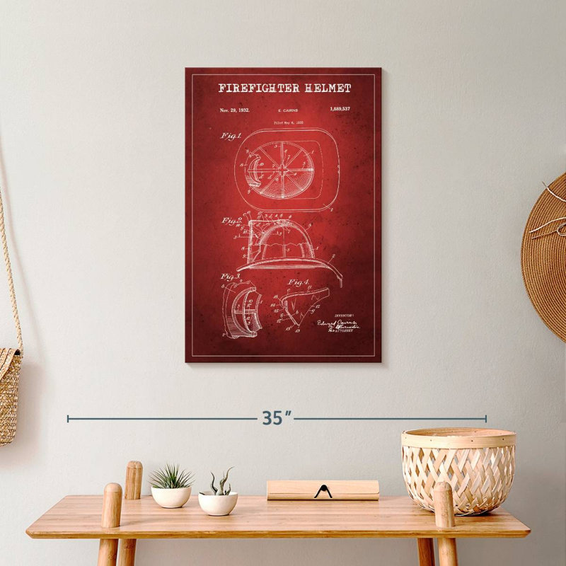 Casque de pompier breveté sur toile, H 24 po x l 16 po x P 1,25 po