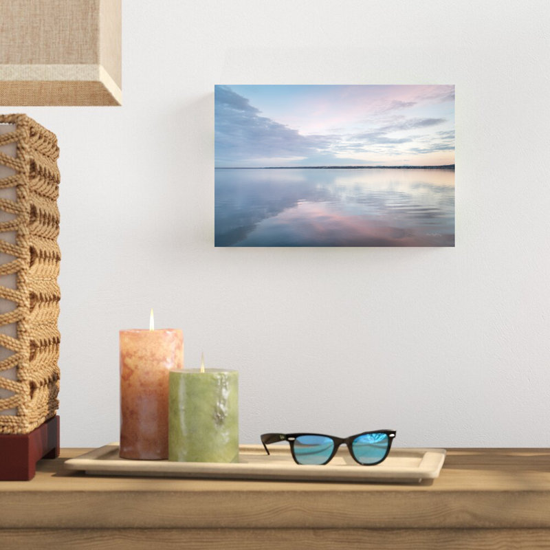 «Bellingham Bay Clouds Reflection II» par Alan Majchrowicz - reproduction de photo sur toile tendue, H 8 po x l 12 po