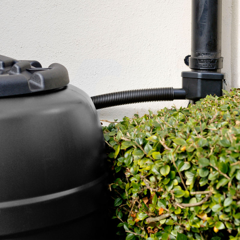 Charles Bentley Plastic Rain Barrel and Hose