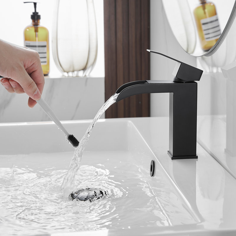 Single-Hole Single-handle Bathroom Faucet, Matte Black