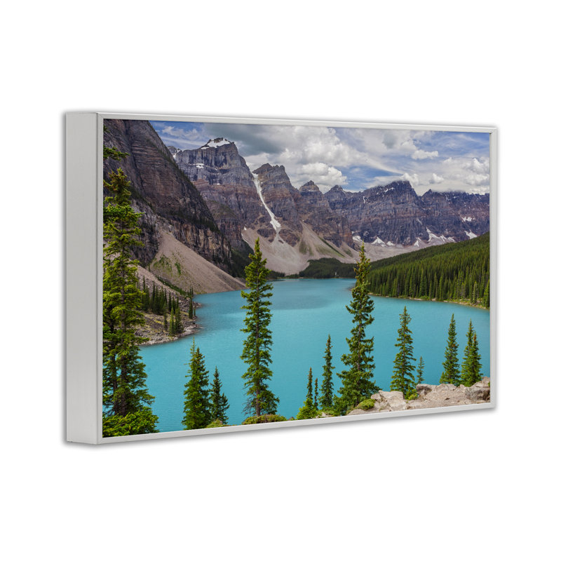 «Vivid Blue Valley Pond», estampe numérique par Marty Hulsebos, Estampe numérique encadrée blanc bord de mer