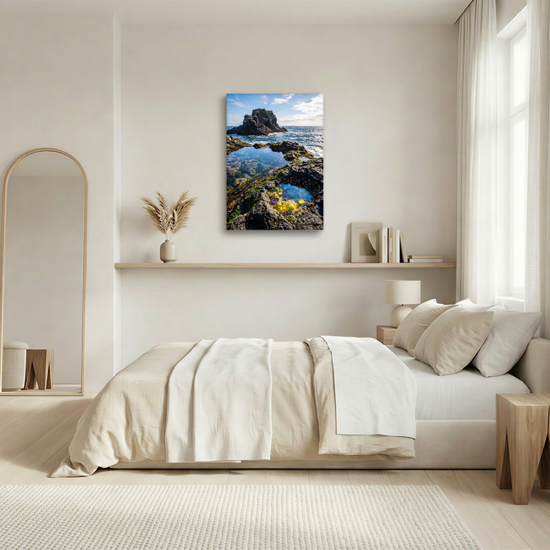 Art mural sur toile, "Rocky Coastline with Tide Pools" et mauves, H 30 po x l 20 po