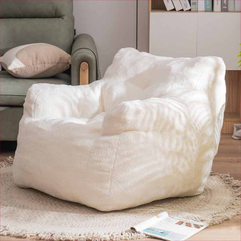 Fauteuil à billes à siège simple capitonné en tissu beige chaud et rembourré en mousse à mémoire de forme pour une détente intérieure