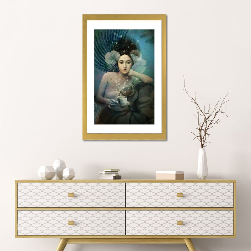 «Under the Sea» par Catrin Welz-Stein - impression d'art graphique, H 24 po x l 16 po x P 1 po, Papier encadré doré, Blanc