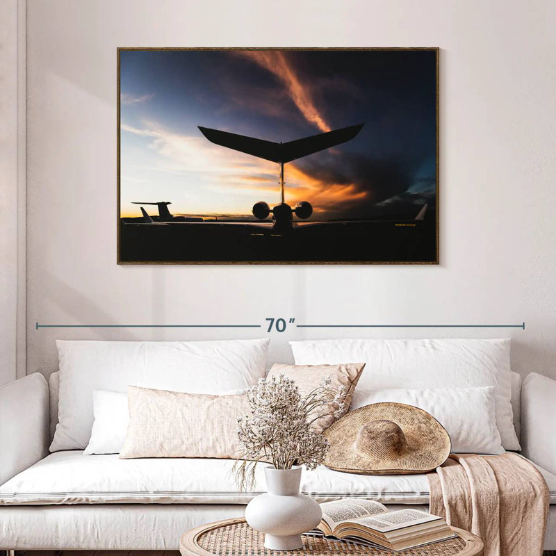 Silhouette d'un jet privé, 46 po x 31 po, Cadre flottant noyer