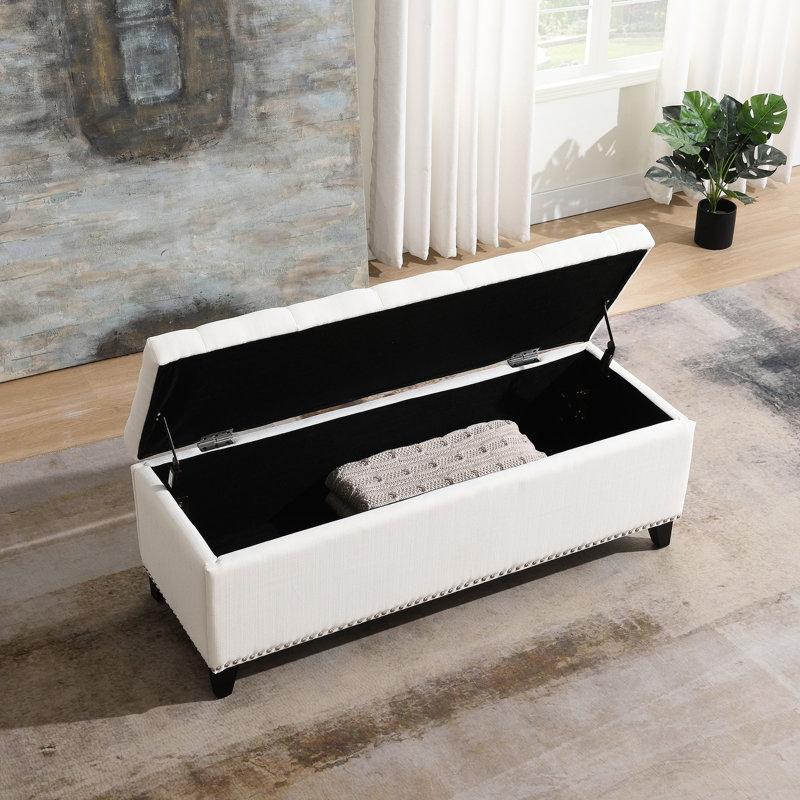 Banc de rangement beige avec charnière de fermeture de 47,5 po, tissu confortable au toucher, clous argentés, pour dortoir, tabouret de coiffeuse, bouton, beige, literie, livres, fenêtre