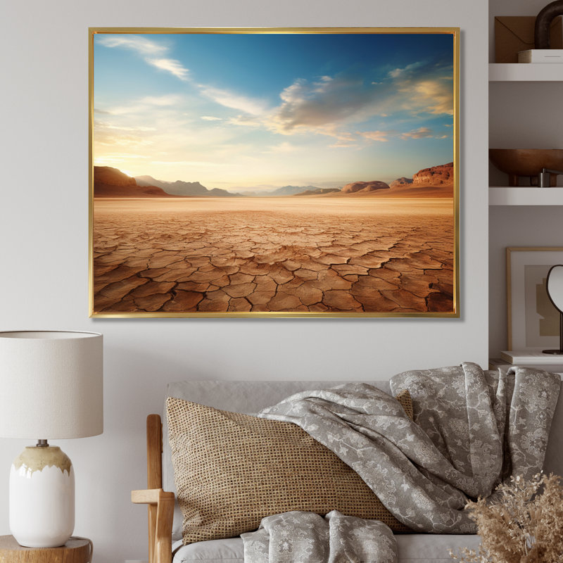 Scénique paysage désertique infini horizon V, Cadre flottant doré, H 24 po x l 32 po x P 1 po