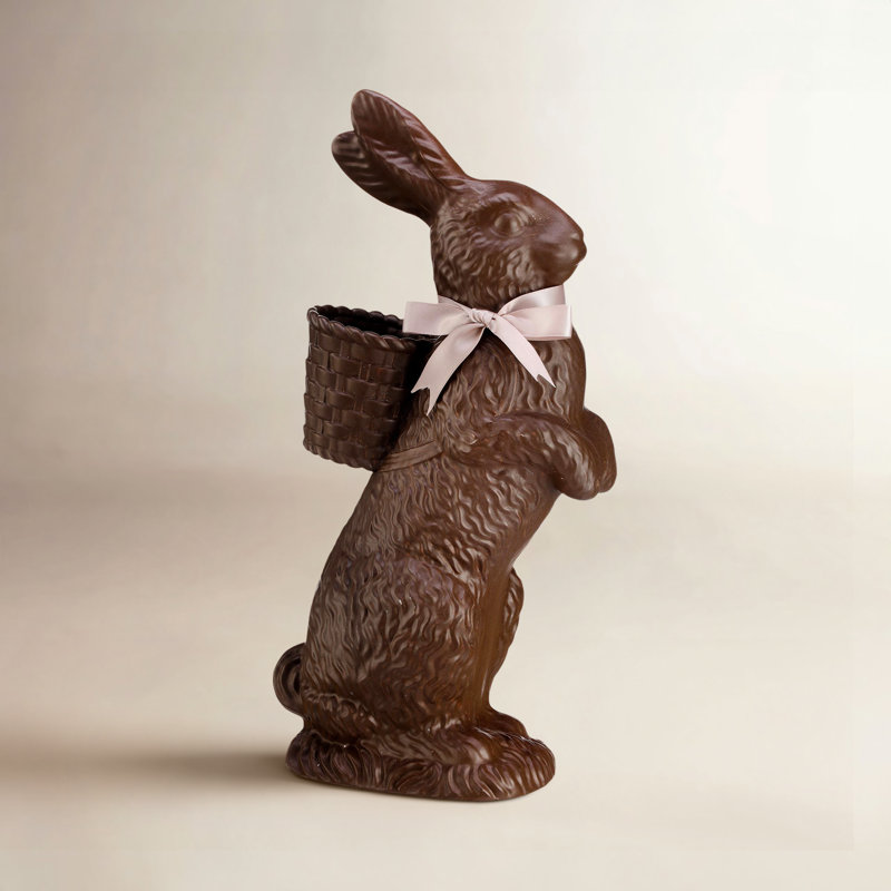 Lapin debout en résine chocolat avec panier 35 po, 35 po X 7 po, Brun