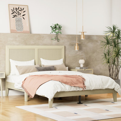 Lit très grand en bois massif avec embellissement, style moderne et décontracté, pieds, support de 800 livres, tête de lit plateforme en caoutchouc à assemblage rapide, finition naturelle, structure, facile en 30 minutes