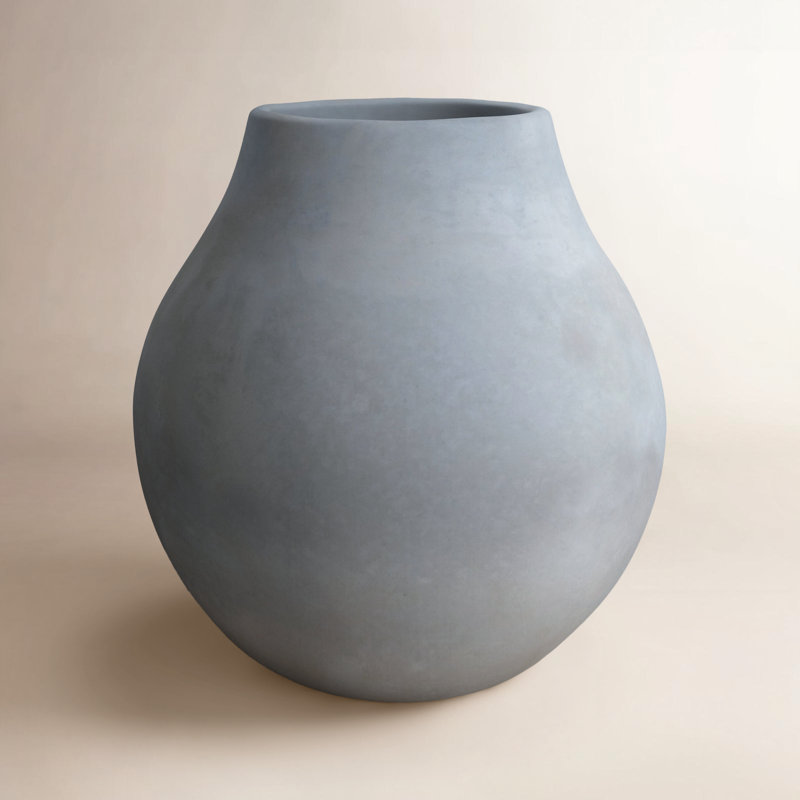 Saskia Pot Planter