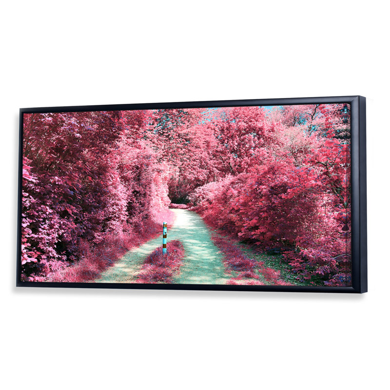 Chemin dans la forêt rose et mauve II - photographie sur toile, Cadre noir, H 12 po x l 20 po x P 1 po