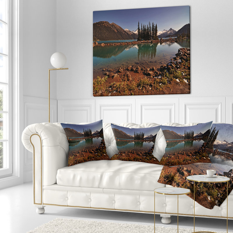Coussin Schafer Lake and Pine Trees, 16 po x 16 po, Coussin décoratif