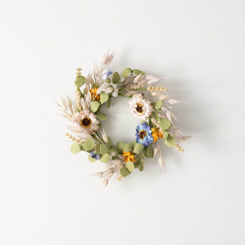 Couronne en plastique artificielle avec fleurs sauvages, H 13 po x l 13 po x P 4,5 po