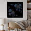 Bouquet de fleurs grises et bleues, feuilles sur fond noir - impression traditionnelle sur bois-66813997-66814005