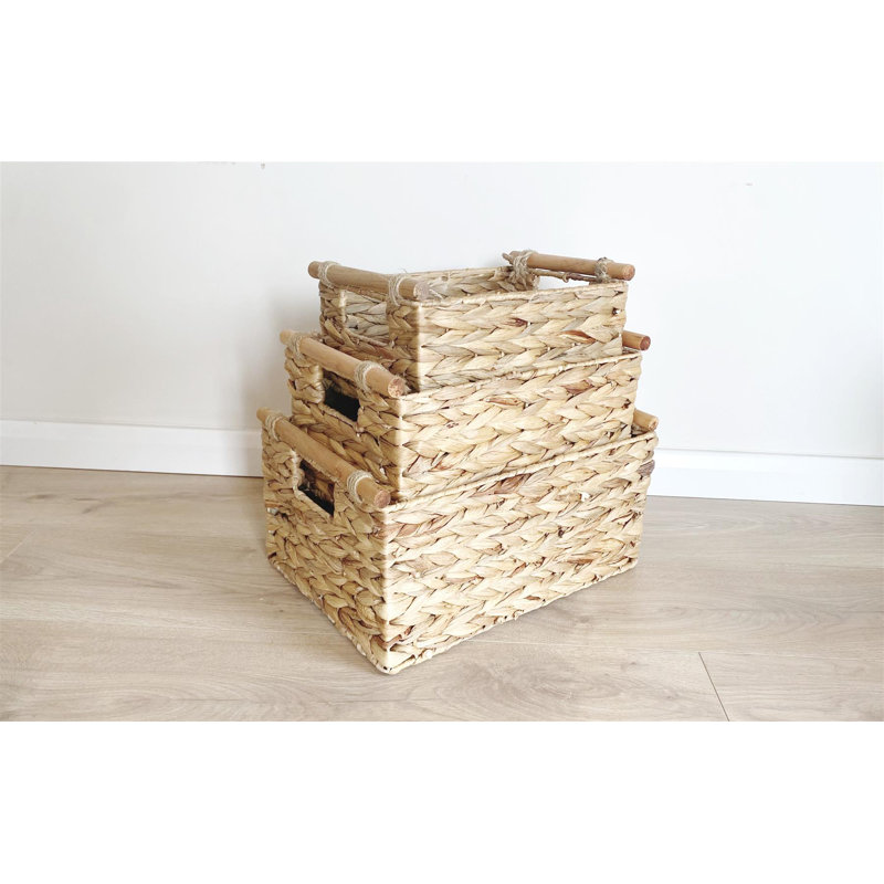 Beachcrest Home Water Hyacinth Decorative Basket