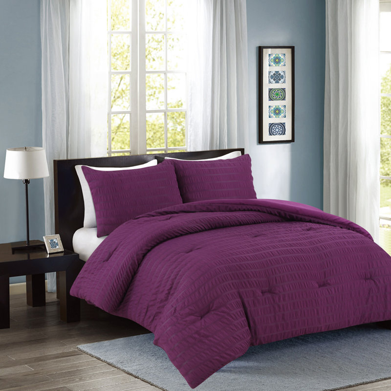 Daphne Bedding, Queen