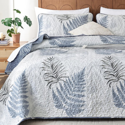 3 Pieces Double Sided Leaf Floral Quilt Bedding Set with Pillow Shams