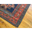 Tapis tribal antique de race blanche Lesghi