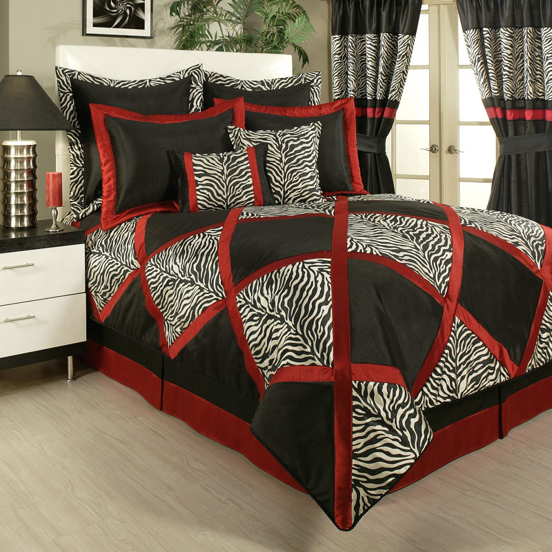True Safari Patchwork Comforter, King Comforter + 3 Additional Pieces