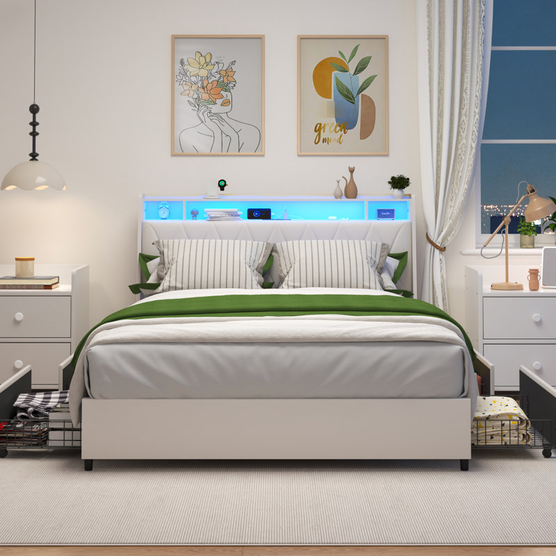 Structure de lit grand format en métal blanc avec tête de lit ergonomique, prises de recharge et aucun sommier pour cadre de chambre à coucher confortable, métal, similicuir, tablette de rangement