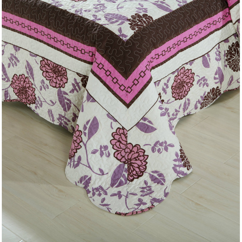 Glam Polyester Floral Quilt, California King Quilt + 2 King Shams