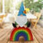 Gnome Exhart sur un arc-en-ciel statuaire avec minuterie automatique, 7 par 11,5 pouces