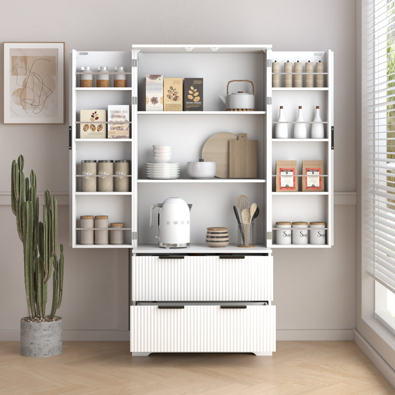 Armoire de cuisine autoportante 72 po, conception cannelée moderne avec 2 grands tiroirs et un support à épices à 8 portes, organisateur de rangement pour plusieurs pièces, blanc | Idée cadeau