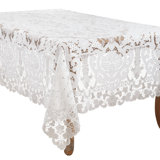 Runner_Elegant Table Runner With Lace Design