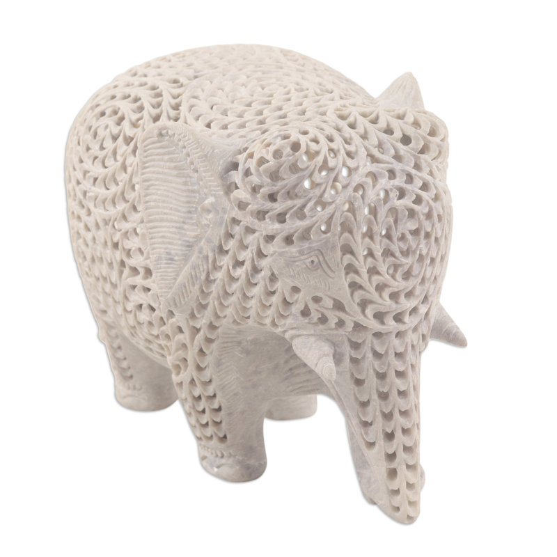 Darreio Figurines & Sculptures