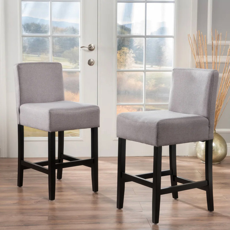 Tabouret de comptoir Kd (2) en gris - l 17,75 po x P 23,2 po x H 37,73 po, structure en bois massif, revêtement 100% élégant pour tout style d'intérieur , Tissu, Tendance