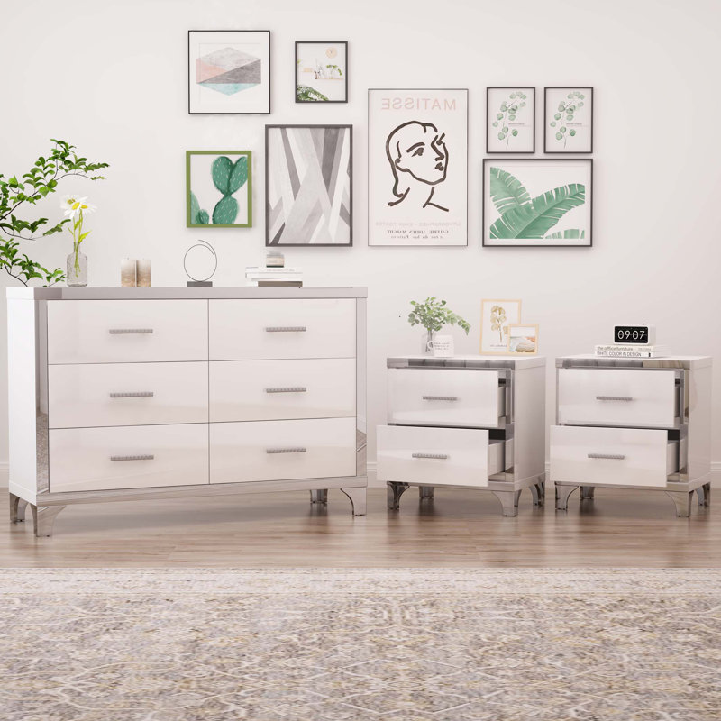 Ensemble 3 pièces, commode et deux tables de chevet avec poignées en métal et décoration de miroir, élégante et subtile, blanc