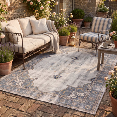 Tapis Petalite style vintage, bleu marine, crème, or et beige, antidérapant, à poils courts, pour intérieur et extérieur, adapté aux animaux domestiques, salon, chambre, salle à manger, entrée, couloir, bureau, motif médaillon central délavé, bleu ardoise, cuisine, zones de passage intense, facile à nettoyer, imprimé, ultra doux et lavable.