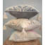 Housse de coussin Otton brodée à la main en gris