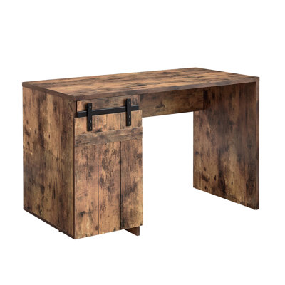 Bureau à domicile en aspect bois vieilli, une armoire, trois tablettes, porte de grange artificielle sur charnières en métal robustes, bureau élégant d'aspect modeste, finition, fonctionnalité
