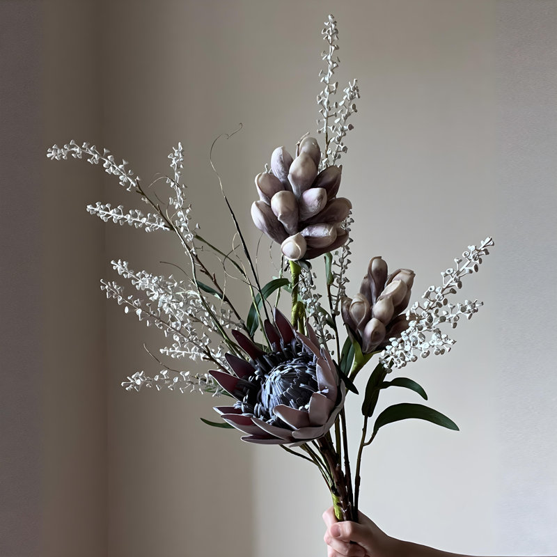 Ornements de fleurs simulées