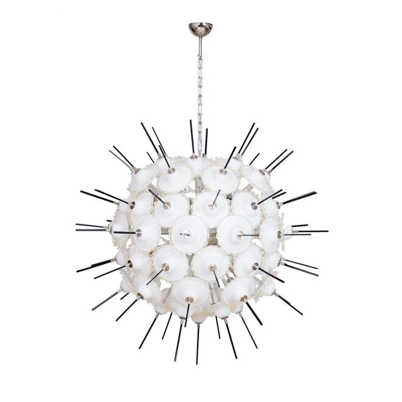 Lustre sphérique Spoutnik italien Murano, Blanc, 29" Diameter x 37" Height, Or brossé
