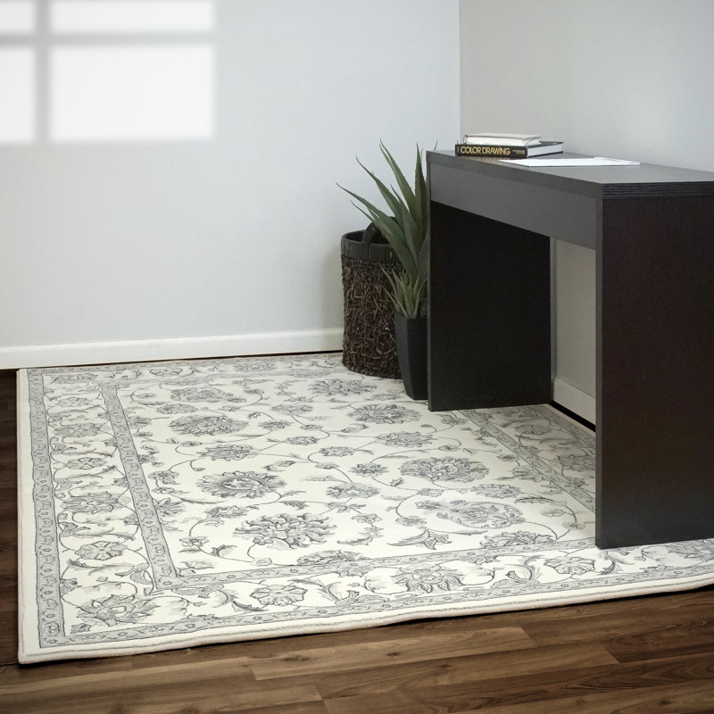 Attell Oriental Indoor Rug, Rectangle 6'7" x 9'6"